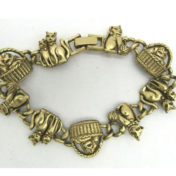 Vintage Jewelry - Adorable Vintage Gold Tone Kitten/Cats in Basket Gold Tone Bracelet 6.75" GUC